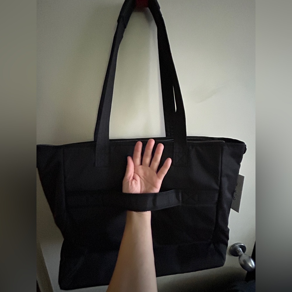 LUG PADDLE CARRY ALL TOTE BLACK NWT - Picture 7 of 9